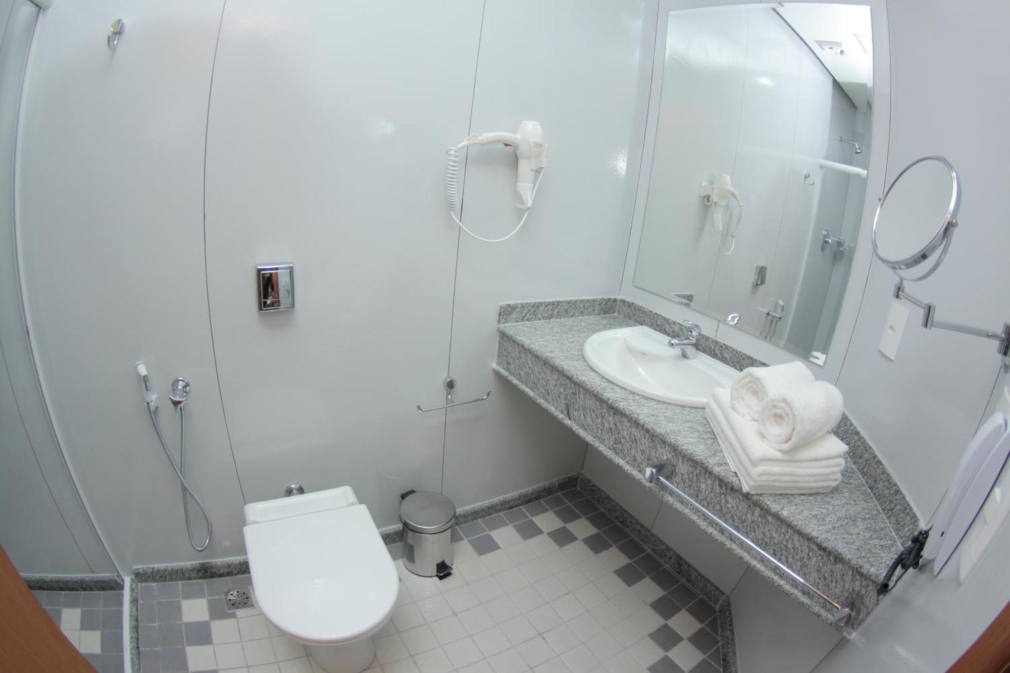 Quarto Econômico com Cama de Casal ou 2 de Solteiro